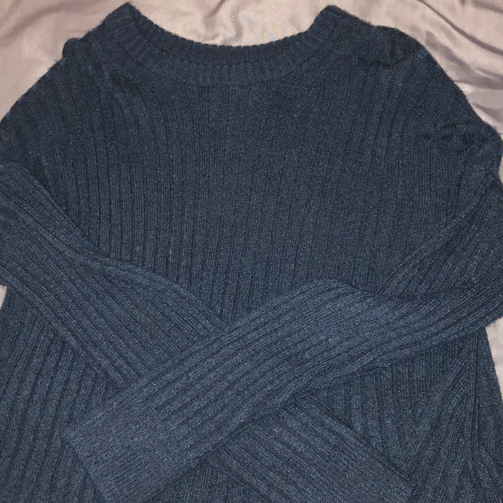 Knit navy blue sweater 🦋